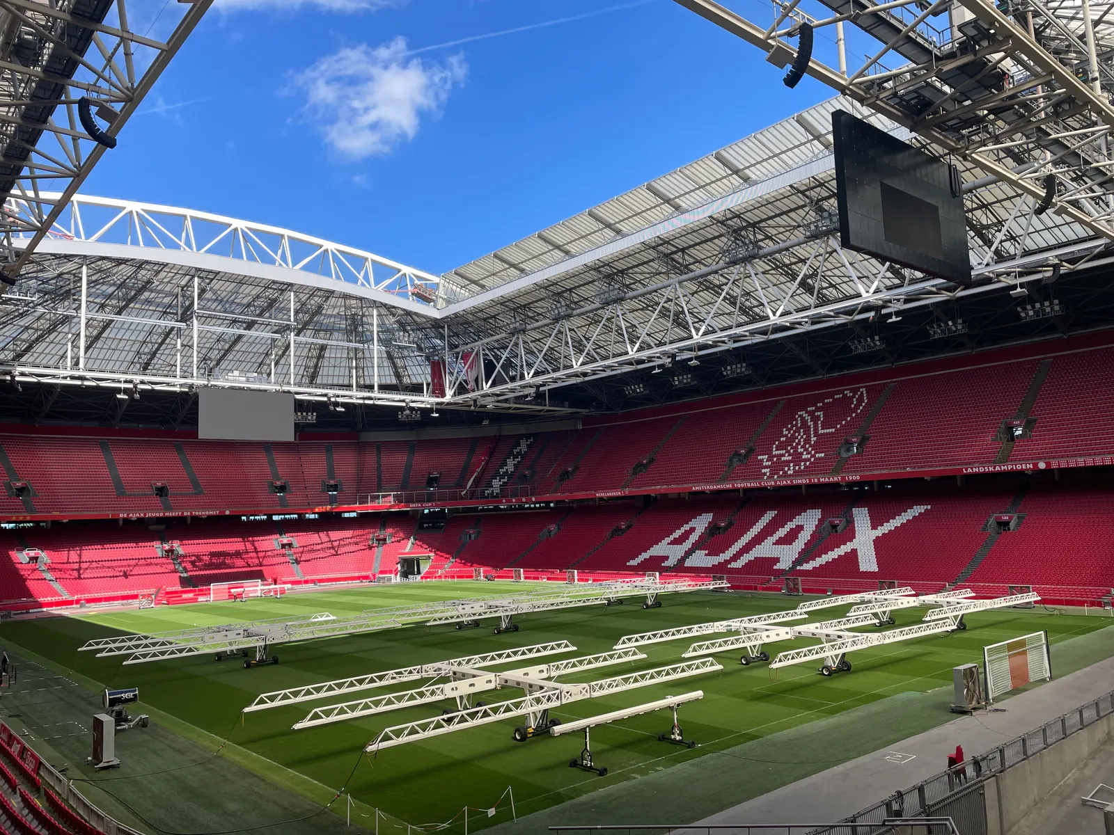 Bên trong sân Johan Cruijff ArenA ở Amsterdam, nơi đặt hệ thống lưu trữ từ pin xe điện