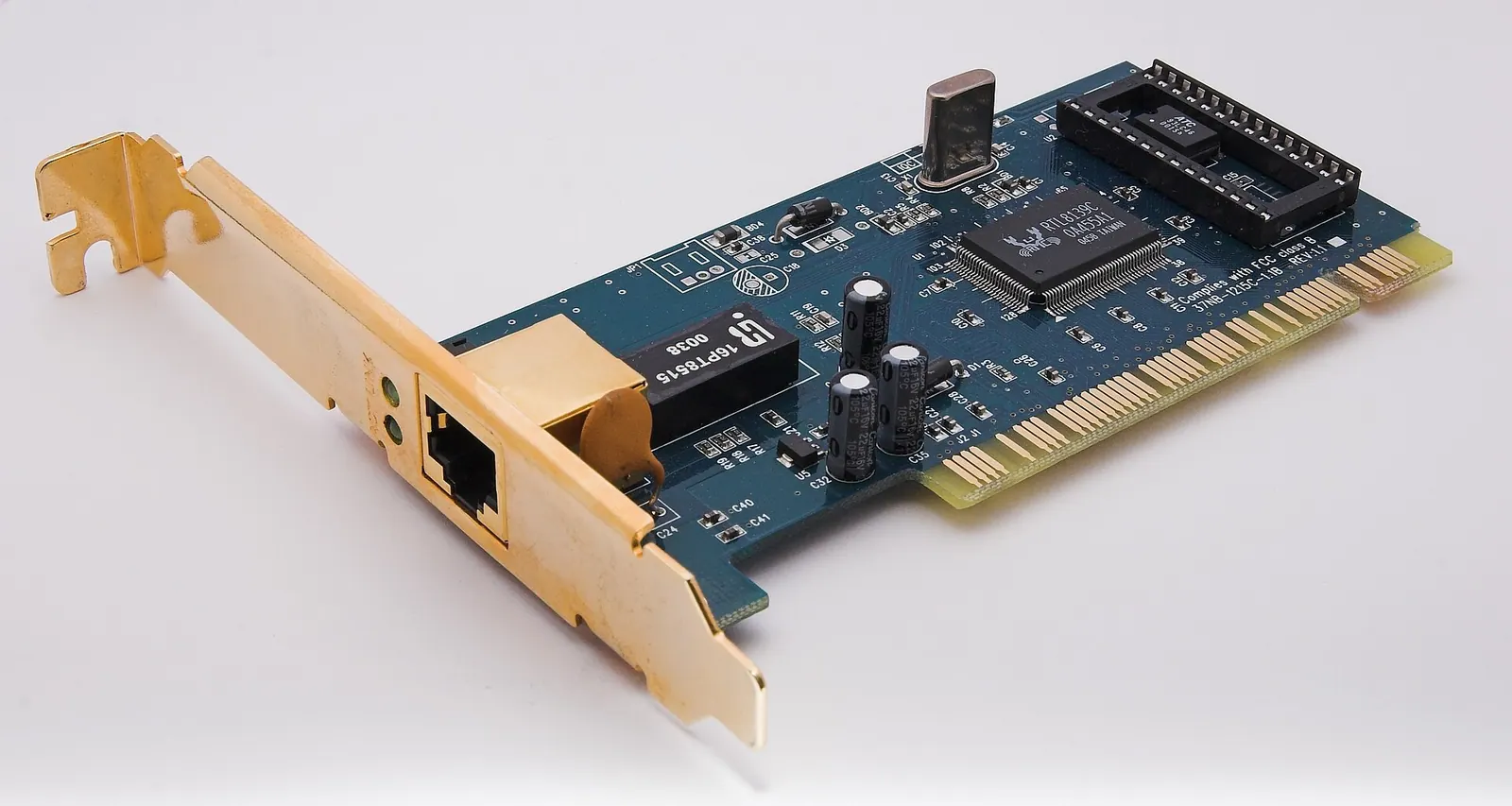 Card mạng PCI 100 Mbps với chip Realtek, nơi lưu địa chỉ MAC của máy